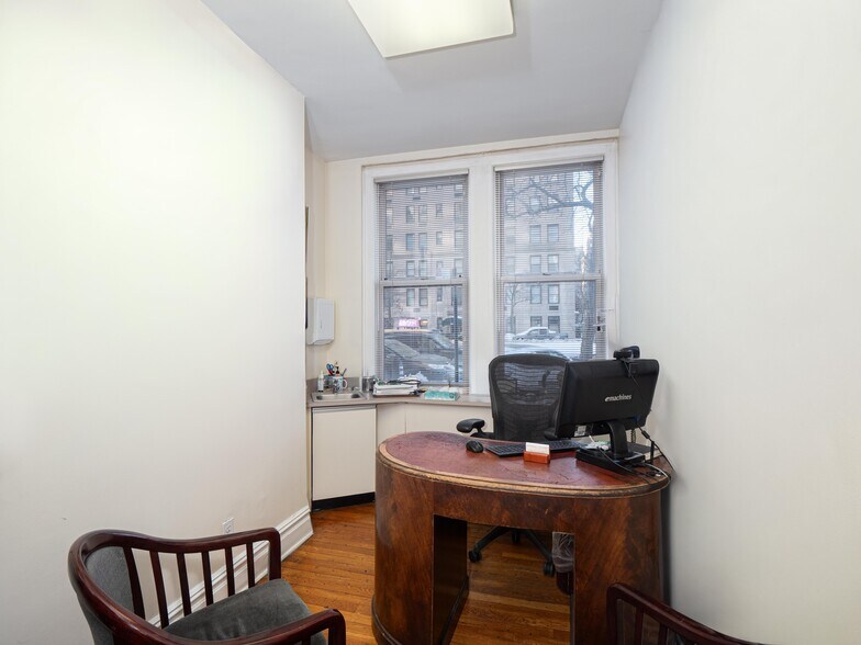 More Photos Of 911 Park Ave, New York Apartments For Sale