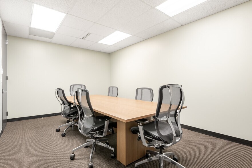 More Photos Of 26 W Dry Creek Cir, Littleton Coworking Space