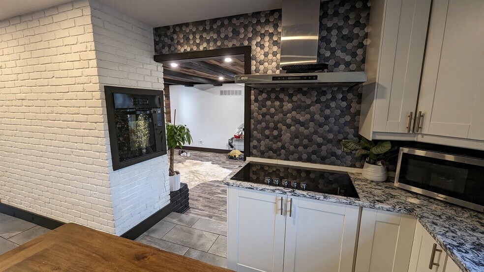 More Photos Of 933 W Weber Sq, South Bend Lodge Meeting Hall For Sale