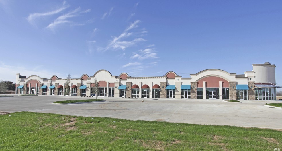 More Photos Of 5100 W Sublett Rd, Arlington Freestanding For Lease