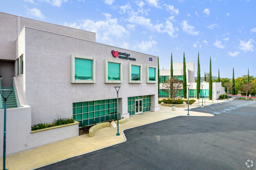 More Photos Of 625 W Citracado Pky, Escondido Medical For Lease