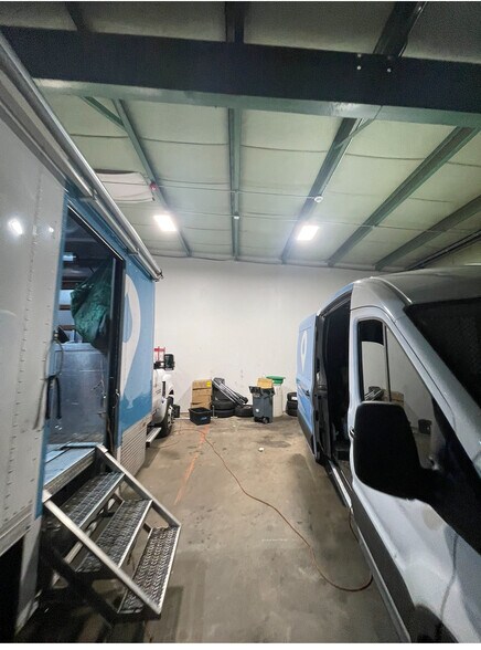 More Photos Of 17 Industrial Dr, Smithfield Manufacturing For Lease
