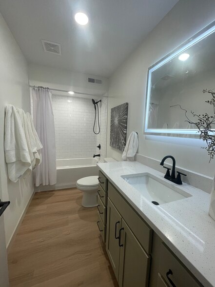 More Photos Of 814 6th St SE, Minneapolis Apartments For Sale