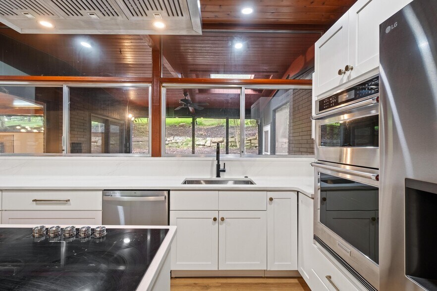 More Photos Of 176 Kingsview Dr, Weirton Showroom For Sale