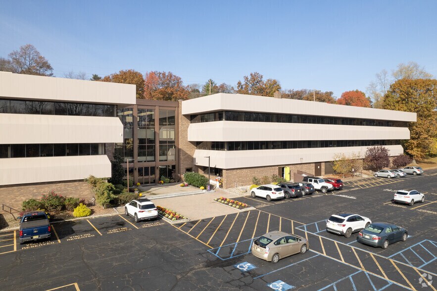 More Photos Of 800 Kinderkamack Rd, Oradell Office For Lease
