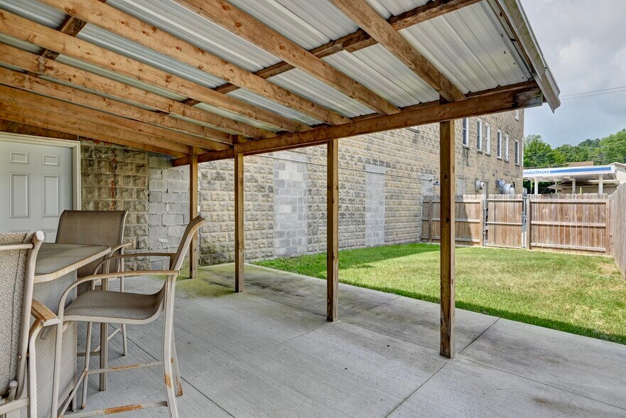 More Photos Of 10714 Main St, Mantua Storefront Retail Residential For Sale