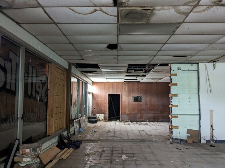 More Photos Of 804 S Sheridan Rd, Tulsa Light Manufacturing For Lease