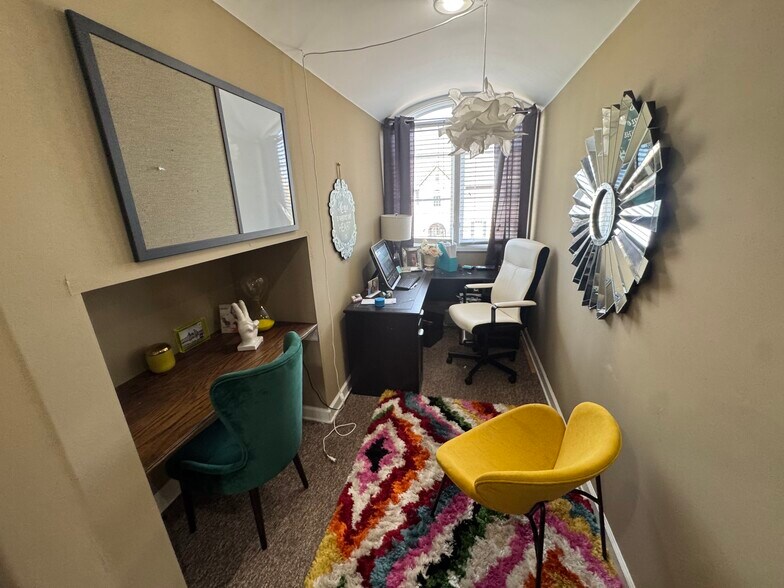 More Photos Of 3265 W Sarazens Cir, Memphis Office For Sale