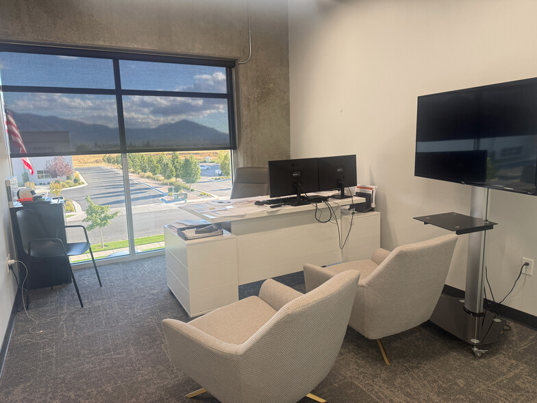 More Photos Of 2208 W 700 S, Springville Light Manufacturing For Sale