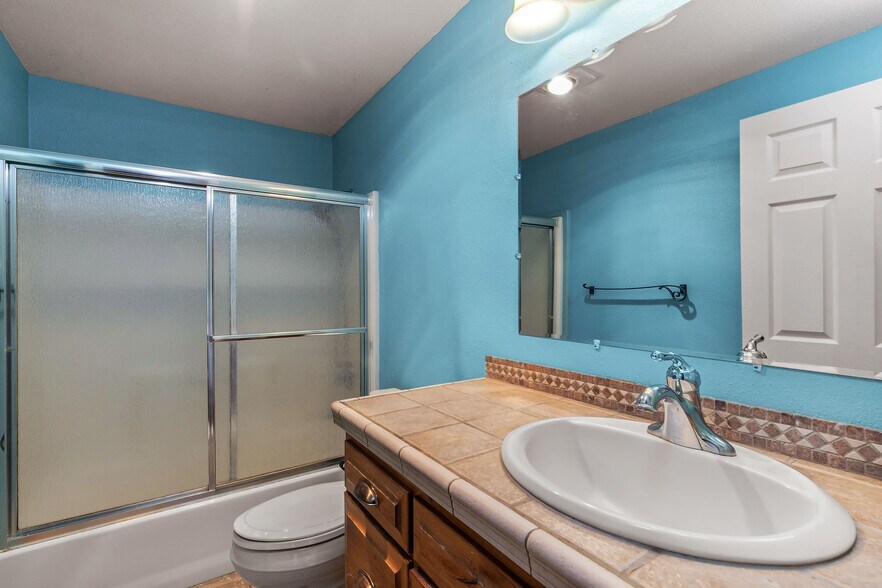 More Photos Of 9101 NW 31st St, Terrebonne Specialty For Sale