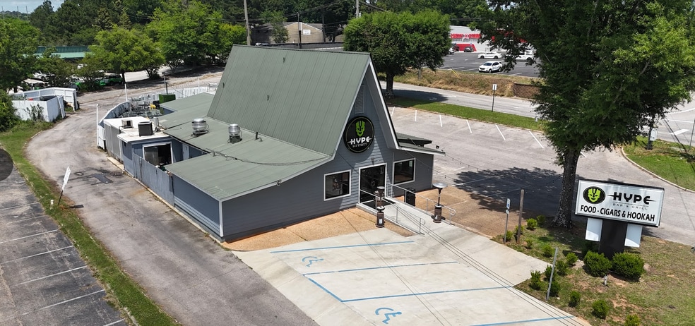 Primary Photo Of 675 Opelika Rd, Auburn Restaurant For Lease