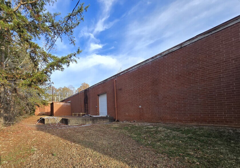 More Photos Of 900 W Academy St, Cherryville Manufacturing For Sale