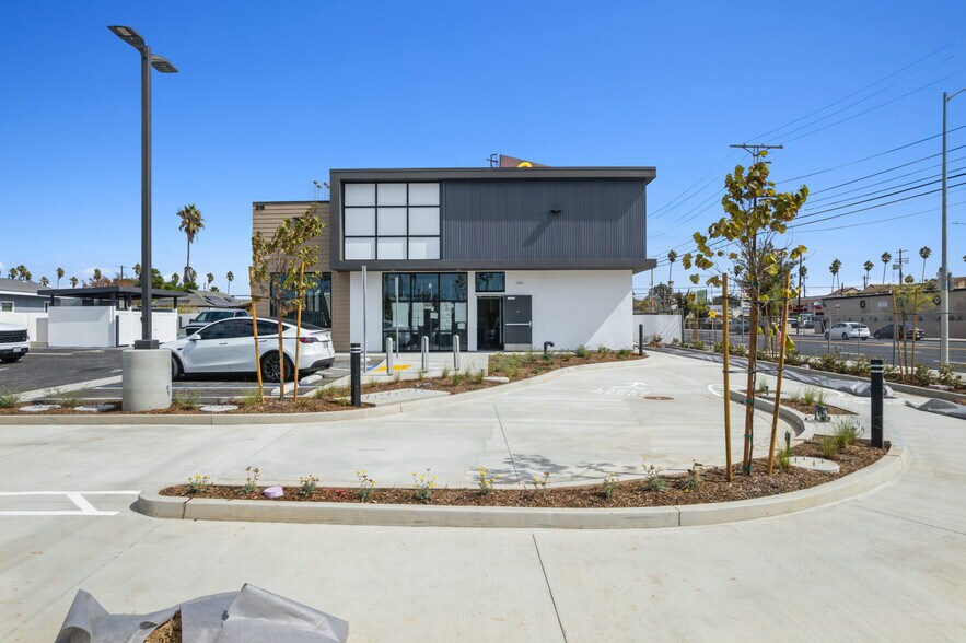 More Photos Of 215 W Pacific Coast Hwy, Wilmington Fast Food For Sale