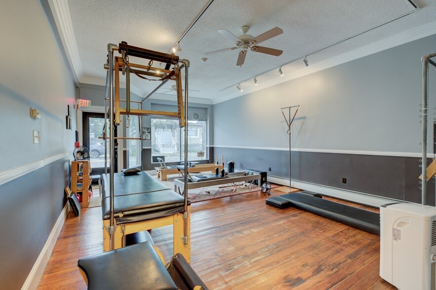 More Photos Of 257 Warren Ave, East Providence Storefront For Sale