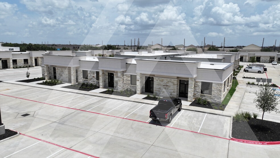 More Photos Of 28111 S Firethorne Rd, Katy Medical For Lease