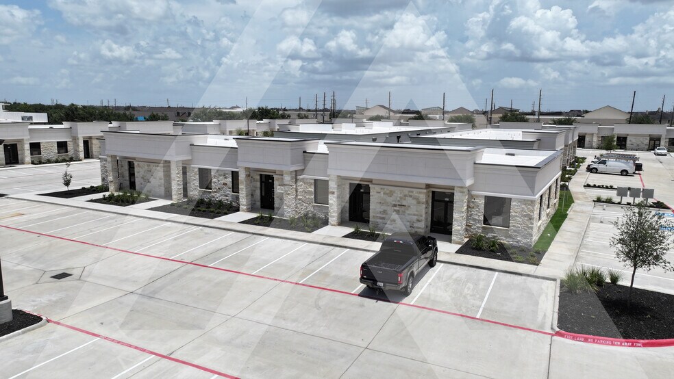 More Photos Of 28111 S Firethorne Rd, Katy Office For Sale