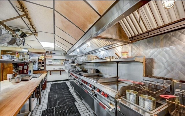 More Photos Of 650 Washington Ave, Jermyn Restaurant For Sale