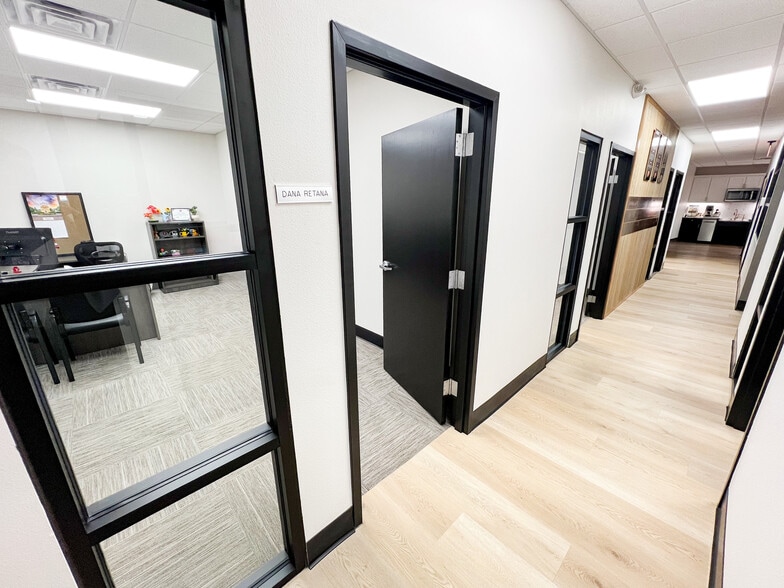 More Photos Of 808 W Indiana Ave, Midland Office For Sale