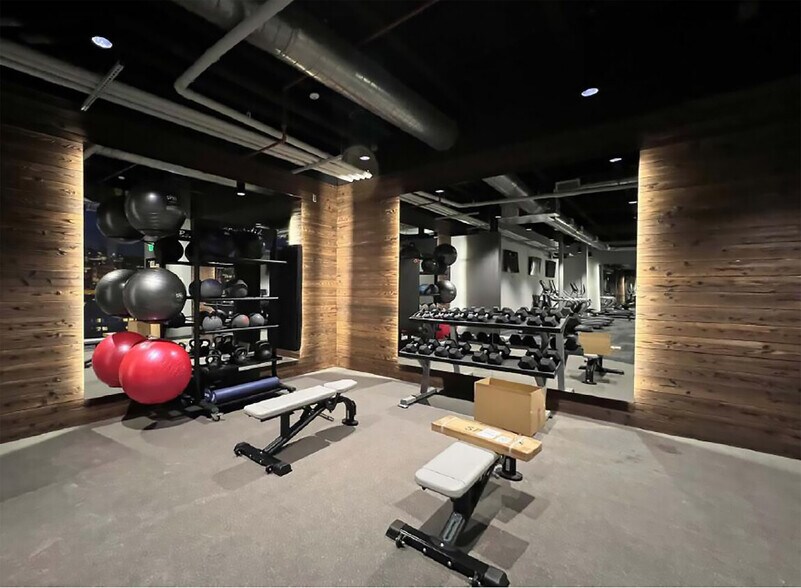 More Photos Of 2221 E Bijou St, Colorado Springs Office For Lease