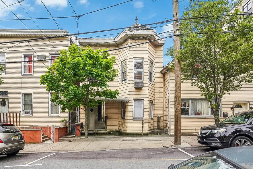 More Photos Of 113 34th St, Union City Apartments For Sale