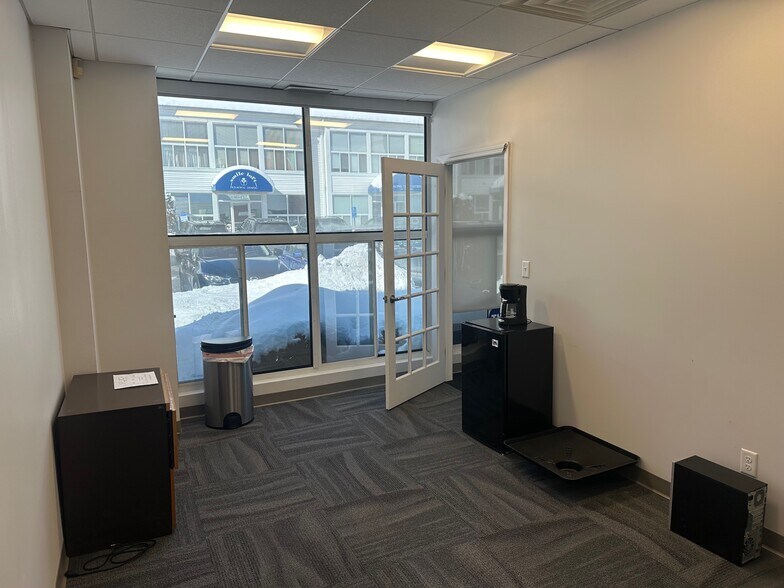 More Photos Of 246 Federal Rd, Brookfield Veterinarian Kennel For Sale