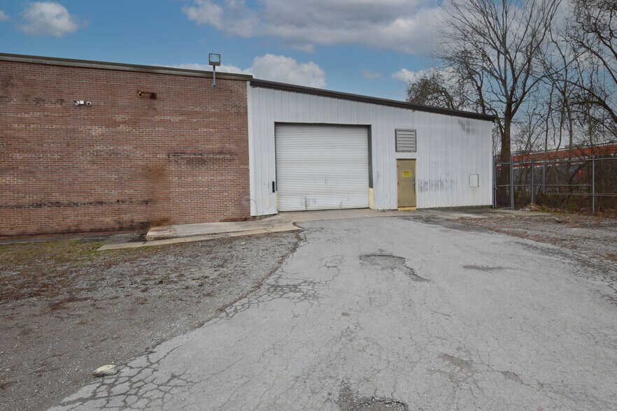 More Photos Of 4301 Rossville Blvd, Chattanooga Service For Lease