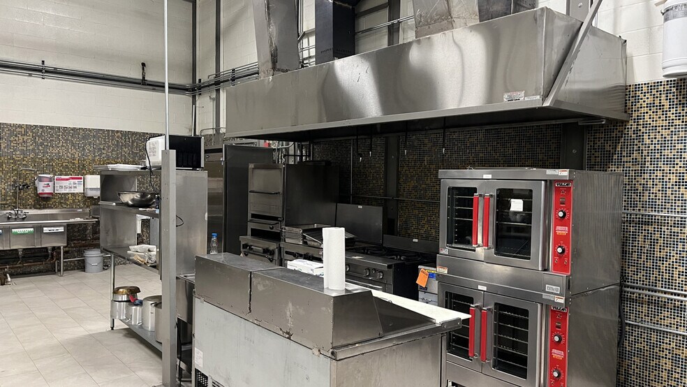 More Photos Of 700 Sheridan Rd, Highwood Congregate Senior Housing For Sale