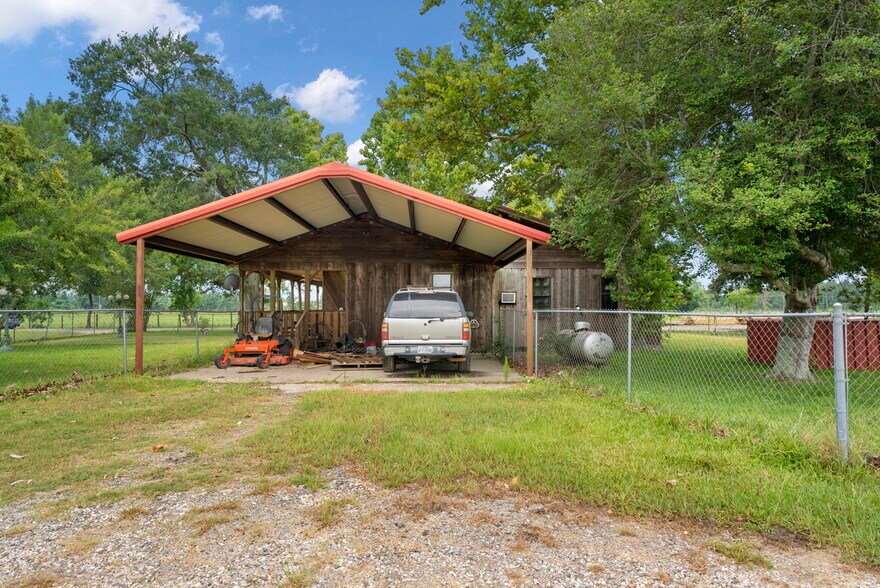 More Photos Of 14630 Hwy 105, Cleveland Land For Sale