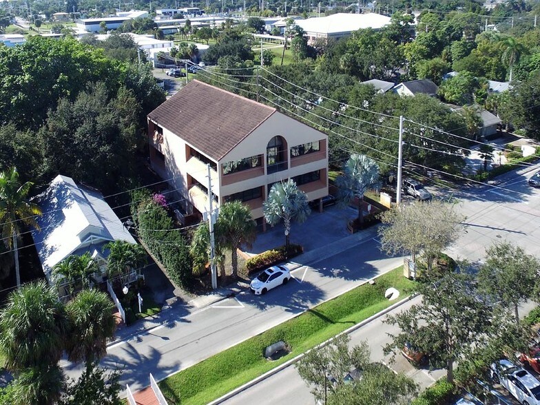 More Photos Of 500 SE Osceola St, Stuart Medical For Sale