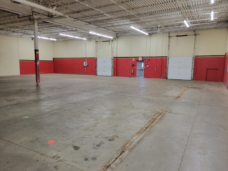 More Photos Of 85 Turnpike Dr, Waterbury Flex For Lease