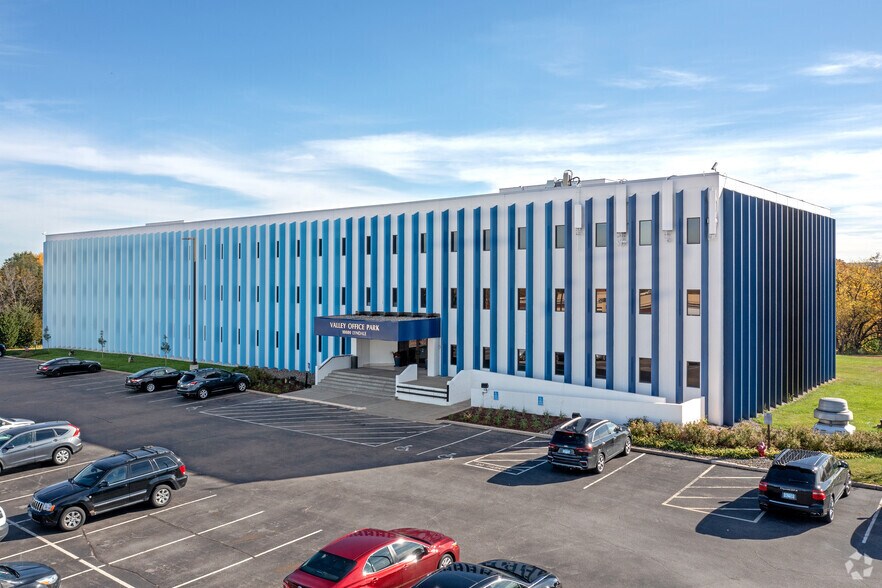 More Photos Of 10800 Lyndale Ave S, Bloomington Office For Lease