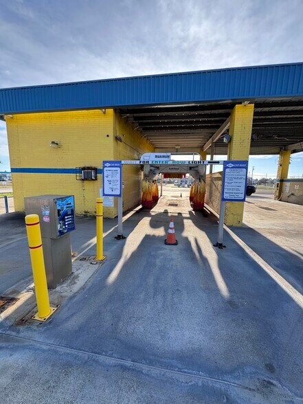 More Photos Of 952 S Commercial St, Aransas Pass Carwash For Sale