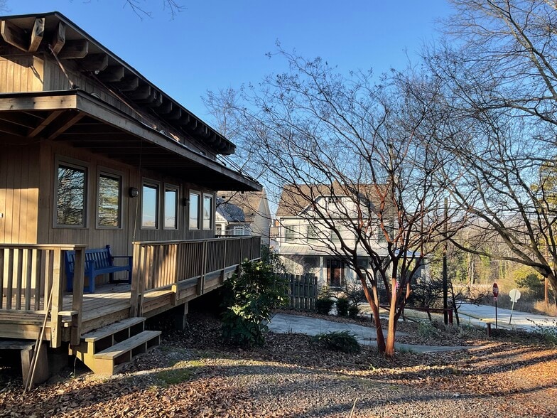 More Photos Of 990 Culpepper St NW, Atlanta Light Distribution For Lease