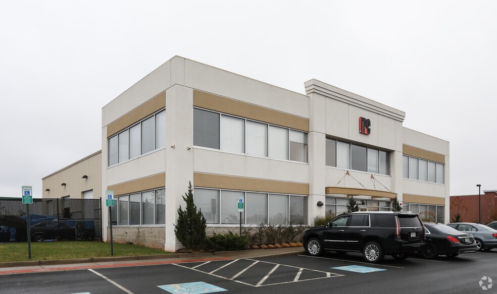 More Photos Of 42669 Trade West Dr, Sterling Flex For Sale