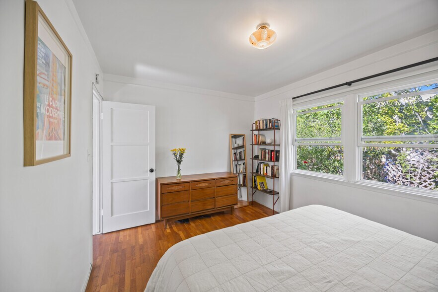 More Photos Of 3017 4th St, Santa Monica Apartments For Sale