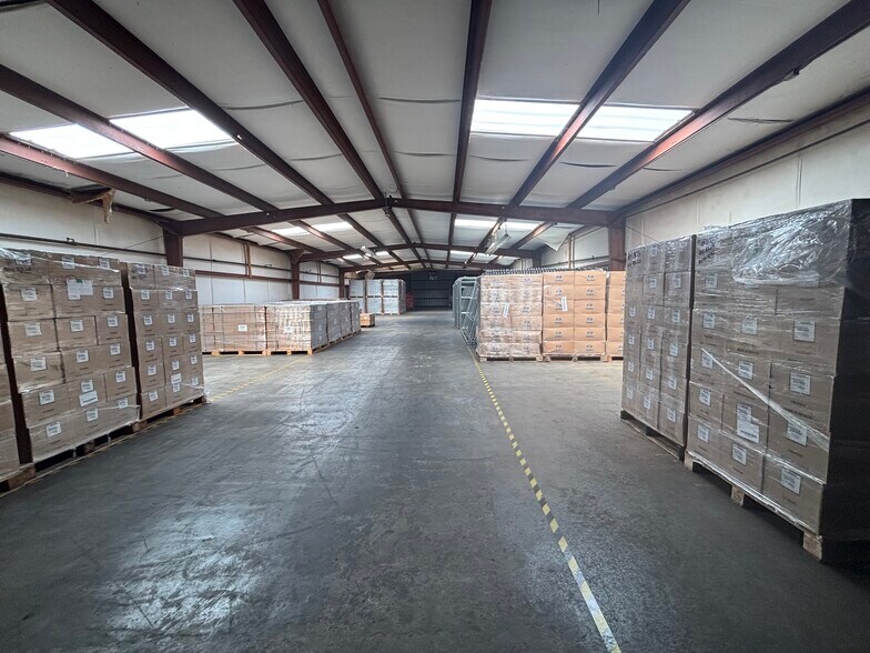 More Photos Of 1811 Florida Ave, Quincy Warehouse For Lease