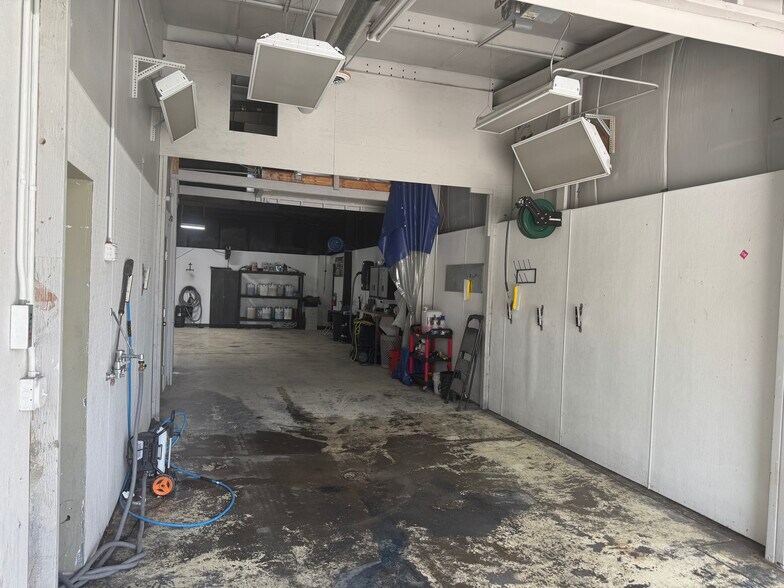 More Photos Of 9205 Swanson Blvd, Clive Light Manufacturing For Lease