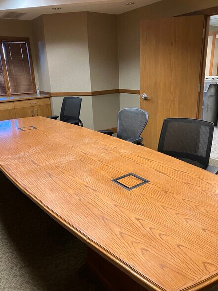 More Photos Of 331 N Central Ave, Duluth Bank For Lease