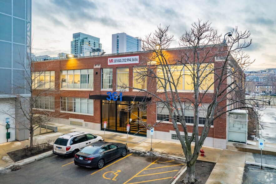 More Photos Of 361 W Chestnut St, Chicago Office For Lease