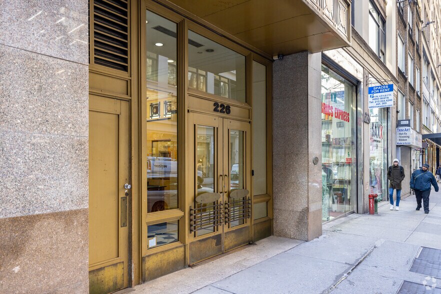 More Photos Of 226 W 37th St, New York Office For Lease