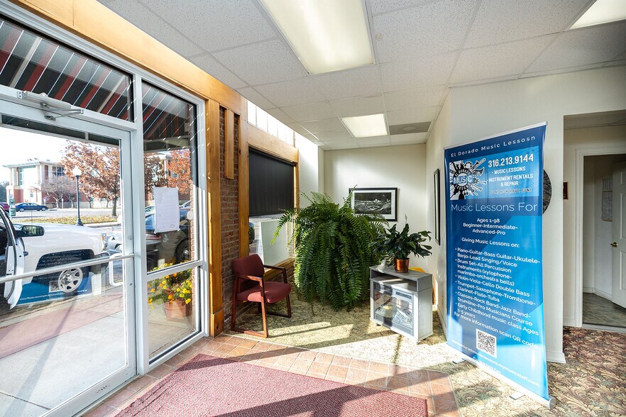 More Photos Of 116 W Pine Ave, El Dorado Office Residential For Sale