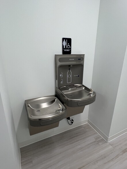 More Photos Of 5405 Diplomat Cir, Orlando Loft Creative Space For Lease