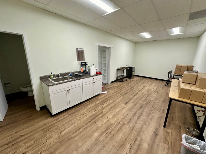 More Photos Of 1775 Wilwat Dr, Norcross Distribution For Lease