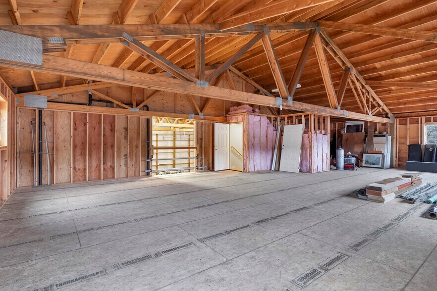 More Photos Of 2120 Apple Loop, Lyons Industrial For Sale