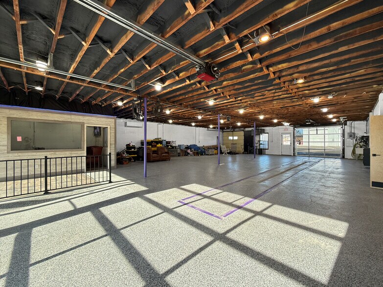 More Photos Of 901 W Mamie Eisenhower Ave, Boone Auto Repair For Sale