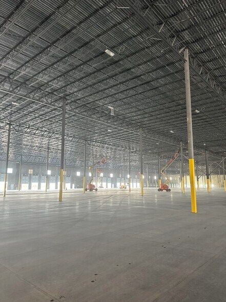 More Photos Of 14041 Journey Rd, Houston Distribution For Sale