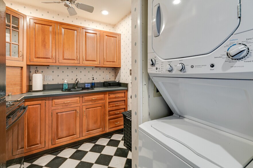 More Photos Of 1534 Packer Ave, Philadelphia Storefront Retail Office For Sale