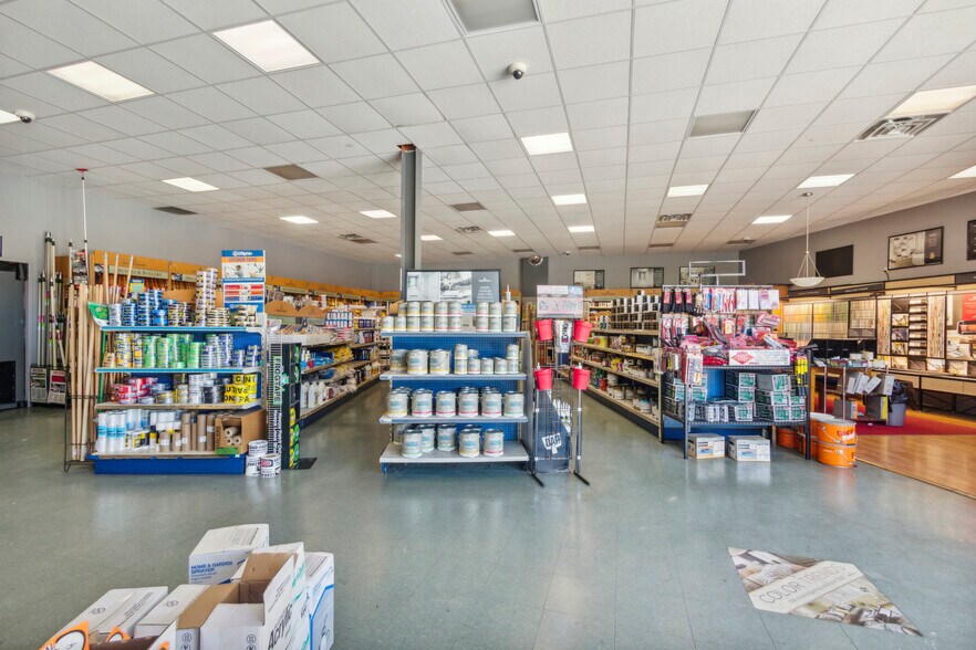 More Photos Of 210 W Girard Ave, Philadelphia Storefront For Sale