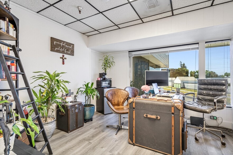 More Photos Of 6640 Redwood Dr, Rohnert Park Office For Sale