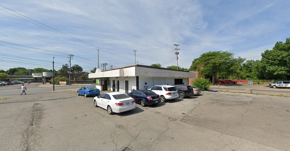 More Photos Of 10305 Saint Clair Ave, Cleveland Convenience Store For Lease
